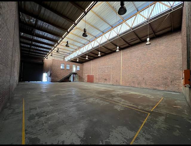 399M² WAREHOUSE TO LET IN STRIJDOMPARK